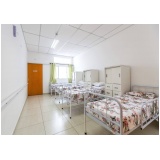 acomodação para idosos com equipe médica preço Itaquaquecetuba
